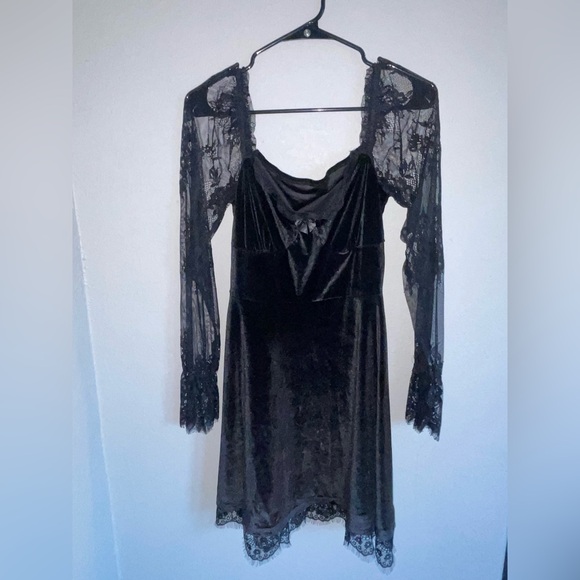 no brand Dresses & Skirts - Goth black velvet  lace sleeve dress size Large grunge Witchy Fairy Halloween